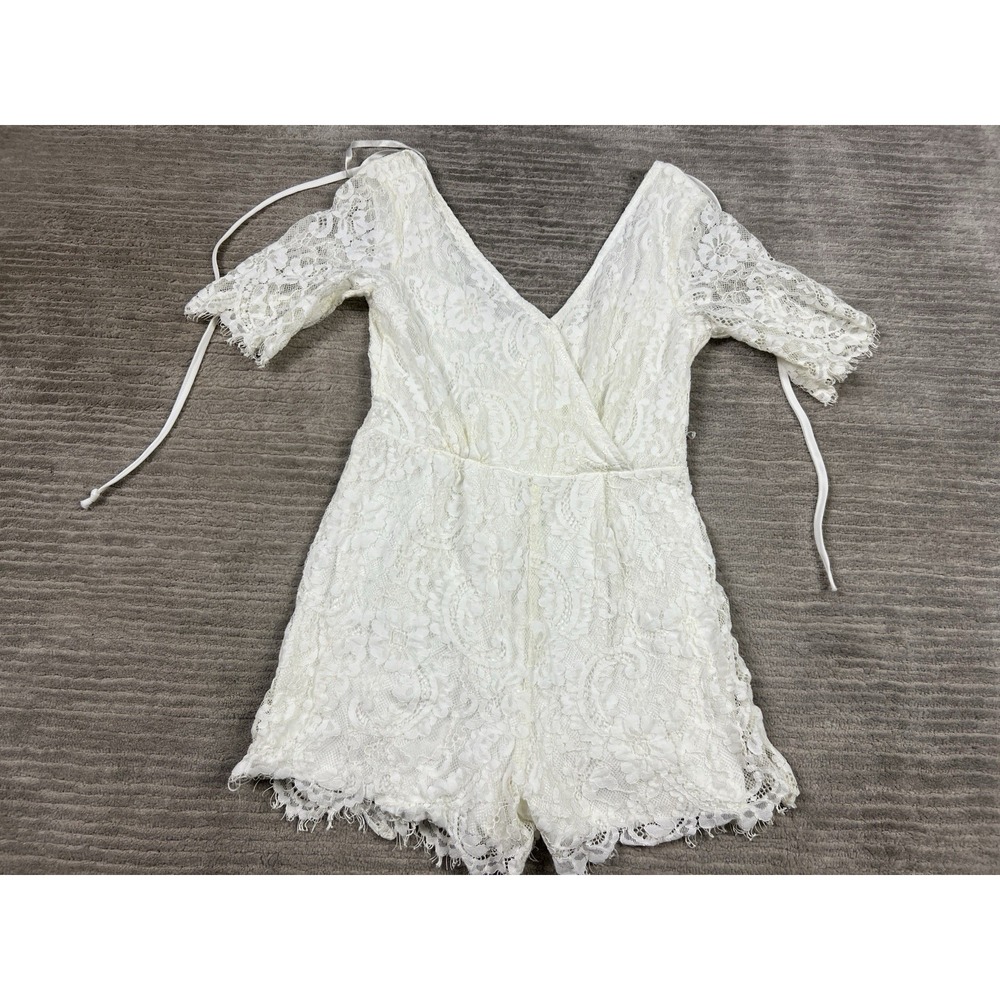 Mi‎ Ami Romper Womens Small White Crochet Floral Lace Belted Nylon Blend